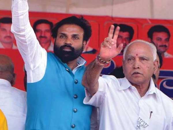 శ్రీరాములు VS డీకే శివకుమార్ 