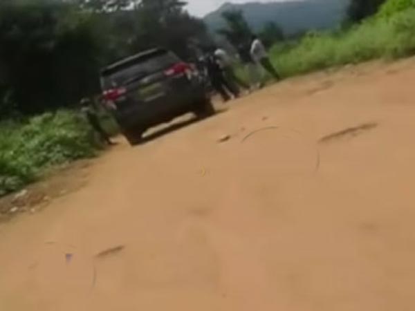 ఆ ఫోన్ కాల్ తో...మృత్యువు వైపు ప్రయాణం ఆ ఫోన్ కాల్ తో...మృత్యువు వైపు ప్రయాణం