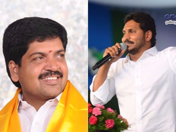 చంద్రబాబు పేరు చేర్చడం హాస్యాస్పదం