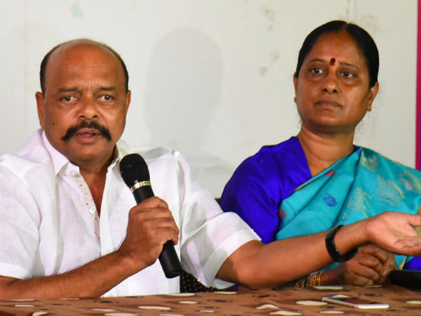 గెలుపుపై చ‌ల్ల‌గా ఉన్న చ‌ల్లా ధ‌ర్మారెడ్డి..! కొండా దంప‌తుల రాక‌తో అయోమ‌యంలో గులాబీ ద‌ళం..!!