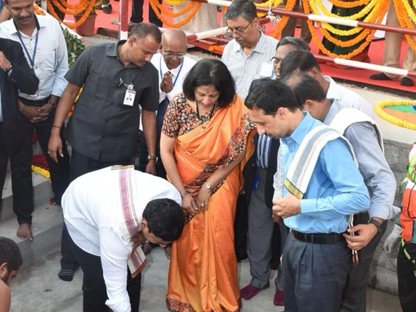 లక్ష ఐటీ ఉద్యోగాలే లక్ష్యం