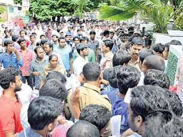 నిరుద్యోగుల్లో...నూతనోత్సాహం నిరుద్యోగుల్లో...నూతనోత్సాహం