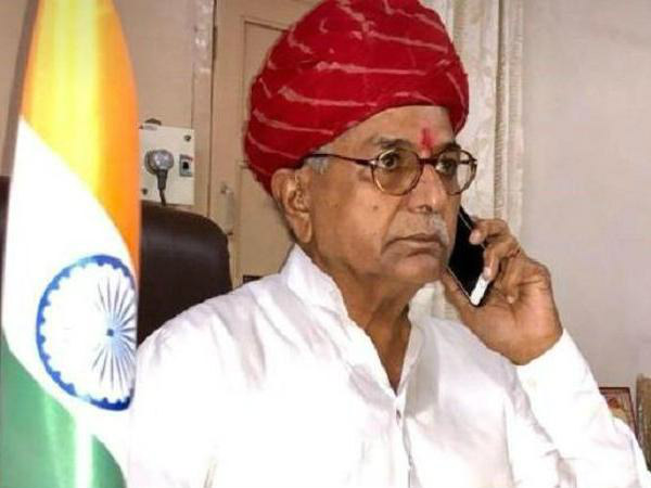 బహిరంగ ప్రదేశాల్లో మూత్రవిసర్జన చేయడం అనాదిగా వస్తున్న ఆచారం