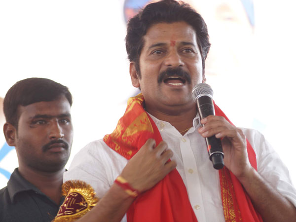 అధికారుల పేర్లు డైరీలో రాస్తున్నాం..