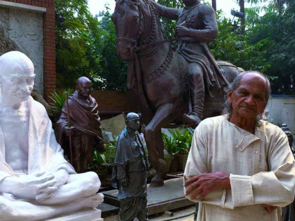 93 ఏళ్ల వయస్సులోనూ చలాకీగా పనిచేసే సుతార్