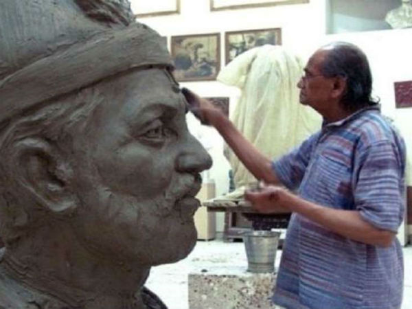 పార్లమెంటు ముందున్న గాంధీ విగ్రహమంటే చాలా ఇష్టం