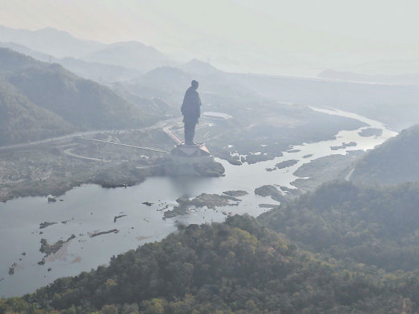 విగ్రహంలోపలే లిఫ్టులు