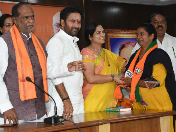 ట్రిపుల్ తలాక్ను సమర్థిస్తే ఇస్లాం వ్యతిరేకులే ట్రిపుల్ తలాక్ను సమర్థిస్తే ఇస్లాం వ్యతిరేకులే