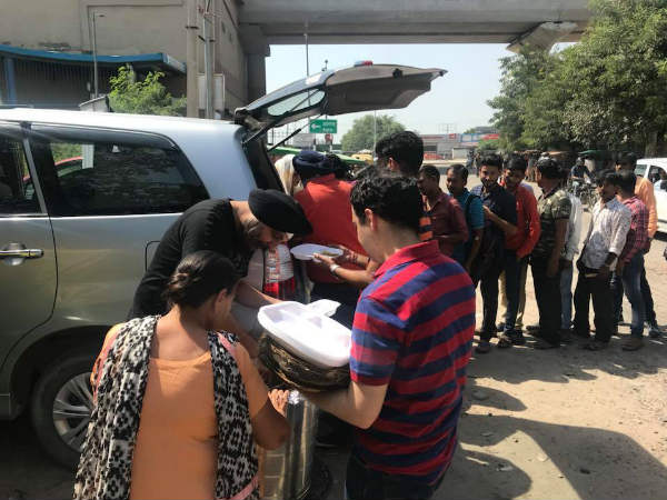 ఆప్‌ కీ రసోయ్ పేరుతో భోజనం వడ్డిస్తుంటే ఎంతో తృప్తిగా ఉంది