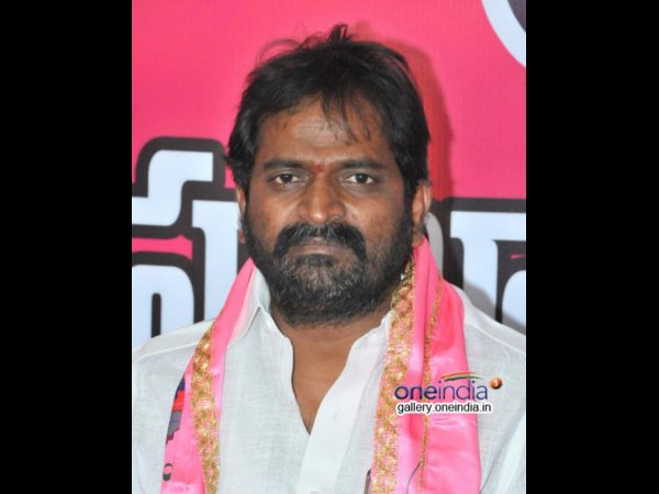 ఏపీ యువత కూడా తెరాస గెలుపు కోరుకుంటోంది