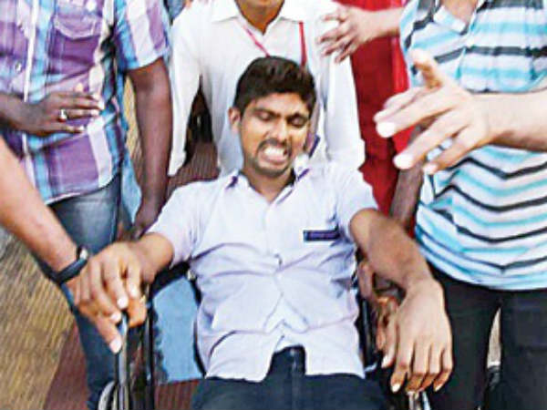 శ్రీనివాస్ అస్వస్థత...పెనుదుమారం శ్రీనివాస్ అస్వస్థత...పెనుదుమారం