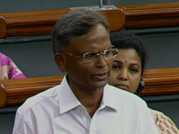 జగన్ కుడివైపు తిరగకుంటే చనిపోయేవాడని పోలీసుల రిపోర్ట్