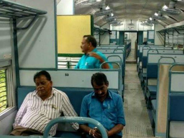 పట్టుమని 10 టికెట్లు అమ్ముడుపోవు