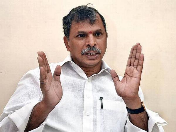  నీతులు చెప్పేందుకేనా.. పవన్