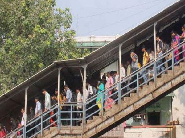 WB: 2 dead, 14 injured in stampede on a footbridge at Santragachhi junction in Howrah. WB: 2 dead, 14 injured in stampede on a footbridge at Santragachhi junction in Howrah.