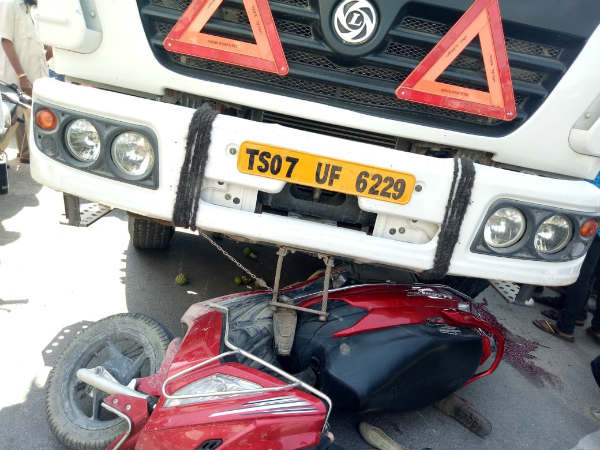 పెద్దలను ఒప్పించి ప్రేమ వివాహం