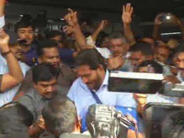 శ్రీనివాస రావు బ్యాంక్ అకౌంట్స్, ఫోన్ కాల్స్‌పై అధికారుల దృష్టి
