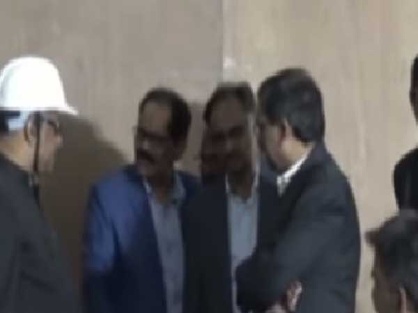 సిజేతో...న్యాయమూర్తుల బృందం సిజేతో...న్యాయమూర్తుల బృందం