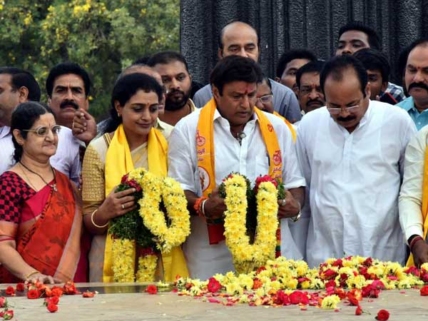 కూకట్ పల్లిలో ఒక్కసారిగా మారిన రాజకీయం..! ప్రచారానికి సిద్దమౌతున్న నందమూరి ఫామిలీ..!! కూకట్ పల్లిలో ఒక్కసారిగా మారిన రాజకీయం..! ప్రచారానికి సిద్దమౌతున్న నందమూరి ఫామిలీ..!!