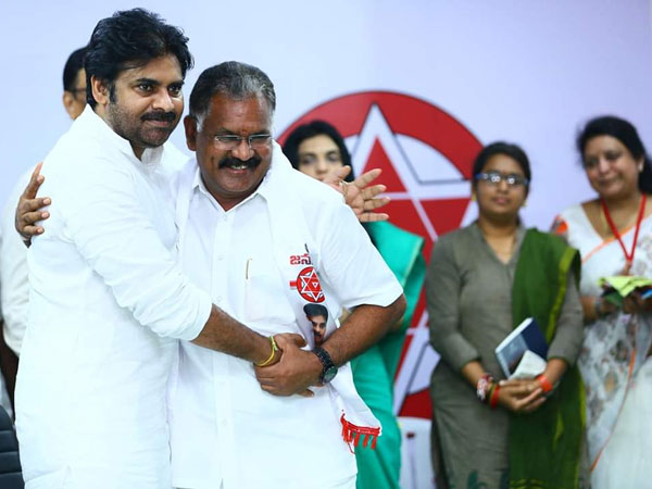 కాంగ్రెస్ పార్టీపైన జ‌న‌సేన ప్ర‌భావం..! ప‌వ‌న్ పార్టీలోకి క్యూ క‌డుతున్న నేత‌లు.!!