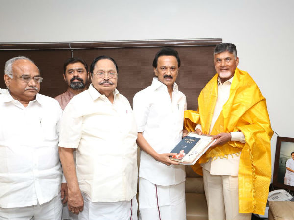 కలిసి రావాలని స్టాలిన్‌ను కోరా