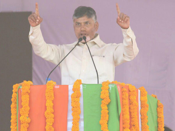 డైలీ లేబర్‌ను ఐటీ ఉద్యోగులుగా మార్చిన తెలుగు తమ్ముళ్లు