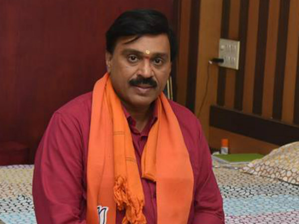 జ్యువెలర్స్ షోరూంలు