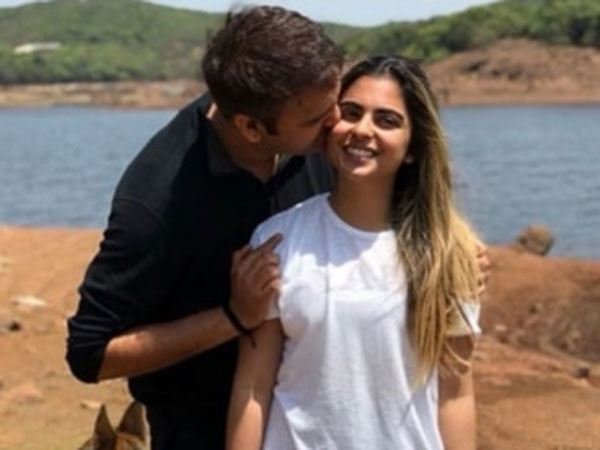 ఈషా, ఆనంద్ల పెళ్లి ఈషా, ఆనంద్ల పెళ్లి