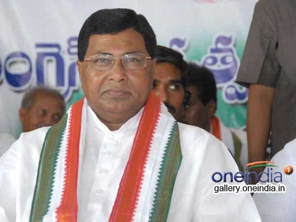 మీతో మాట్లాడాల్సిన అవసరం లేదు