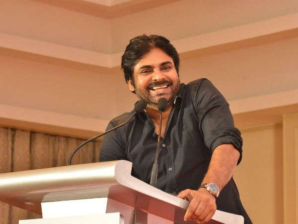 సినిమా సెట్లను తగులబెట్టారు