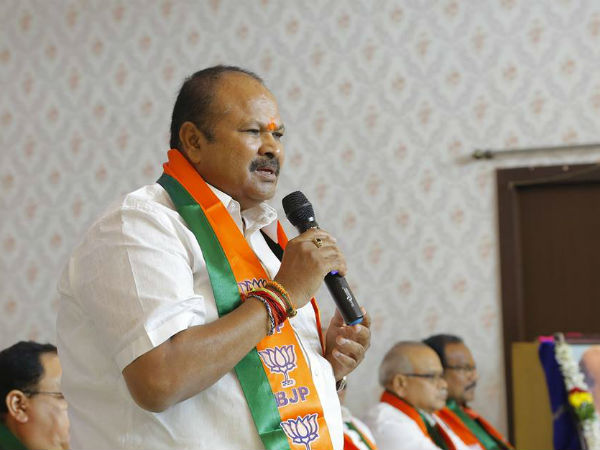 బండారం...బైటపడుతుందనే