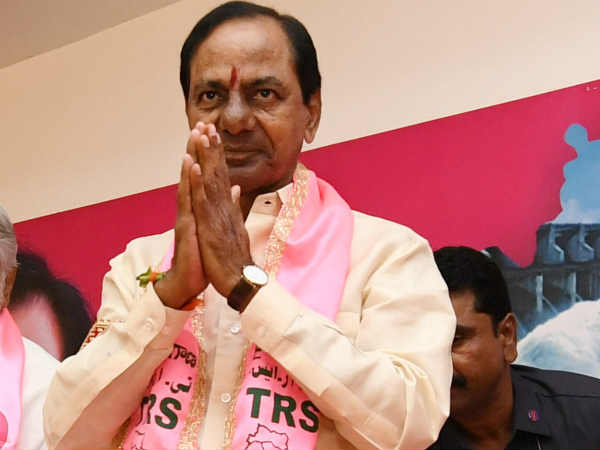 భారీ మెజార్టీతో కేసీఆర్ గెలుస్తున్నారు