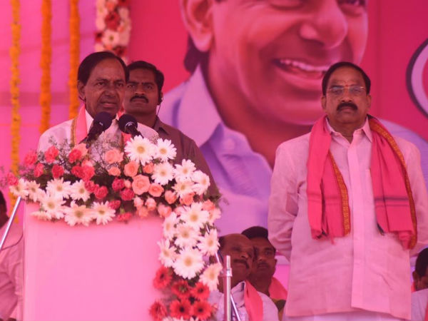 కులమతాలు తిండిపెట్టవు.. మహాకూటమిపై పరోక్ష దాడి కులమతాలు తిండిపెట్టవు.. మహాకూటమిపై పరోక్ష దాడి