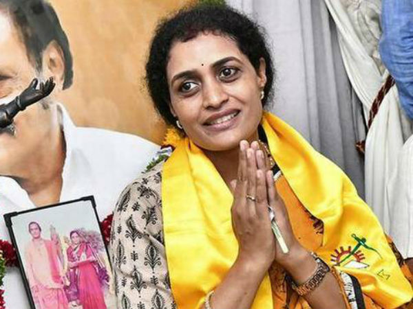 సంయమనం పాటిస్తున్న క్రిష్ణరావు..! ప్రతిపక్షాలు తనపై రాజకీయం చేస్తున్నాయని ఆరోపణ..! సంయమనం పాటిస్తున్న క్రిష్ణరావు..! ప్రతిపక్షాలు తనపై రాజకీయం చేస్తున్నాయని ఆరోపణ..!