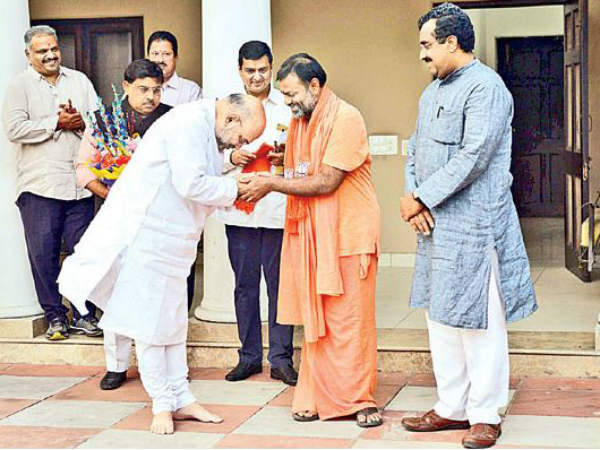 దారుసలేం పాలన వద్దు... లాల్ దర్వాజ పాలన కావాలి