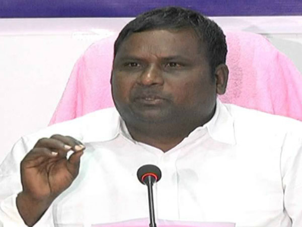 ఆ నలుగురు రాజీనామా