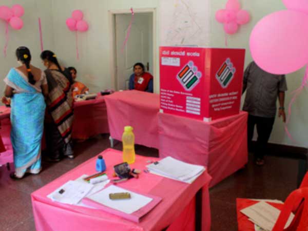 పింక్.. మహిళల కార్యక్రమాలకు ఇదే రంగు