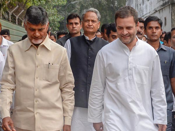 శాలువా కప్పి, లడ్డూలిస్తే లొంగుతారా? శాలువా కప్పి, లడ్డూలిస్తే లొంగుతారా?