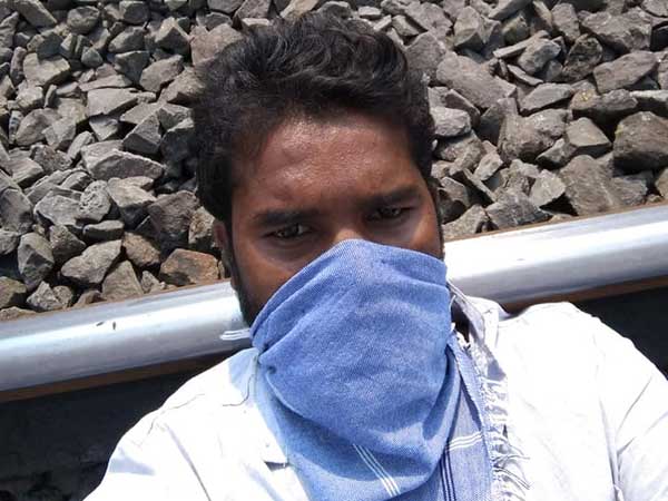 ప్రేమకు పెద్దలు అడ్డమా..?