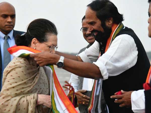 ఓట్లు అడిగేందుకు సోనియా రాలేదు