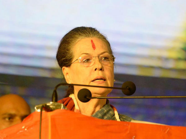 ఏపి స‌మ‌స్య‌ల‌ను గుర్తు చేసిన సోనియా..! ఏపీకి ప్ర‌త్యేక హోదా ఇస్తామ‌ని ఉద్ఘాట‌న‌..!!