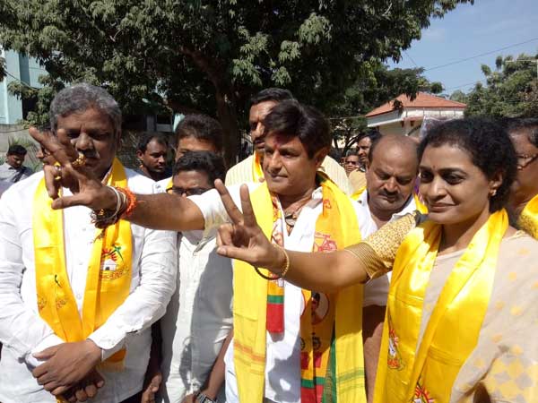 సుహాసినిని ఓడించాలన్న కోరిక నెరవేరేనా?