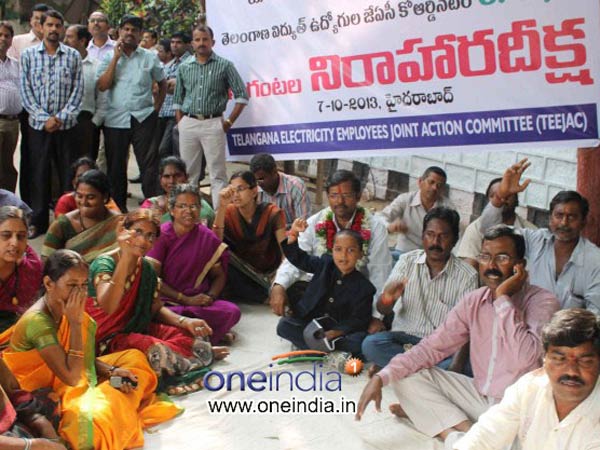 కీలక సమయంలో ప్రభుత్వం పై ఉద్యోగుల కన్నెర్ర కీలక సమయంలో ప్రభుత్వం పై ఉద్యోగుల కన్నెర్ర