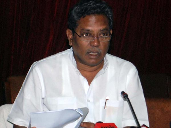 పదవికి వట్టి వసంత్ రాజీనామా