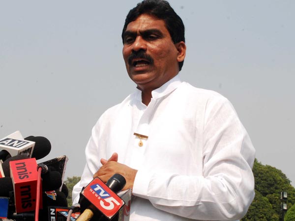 అస‌లు ఎగ్జిట్ పోల్ నిర్వ‌హించారా..టిఆర్‌య‌స్ అనుమానం..