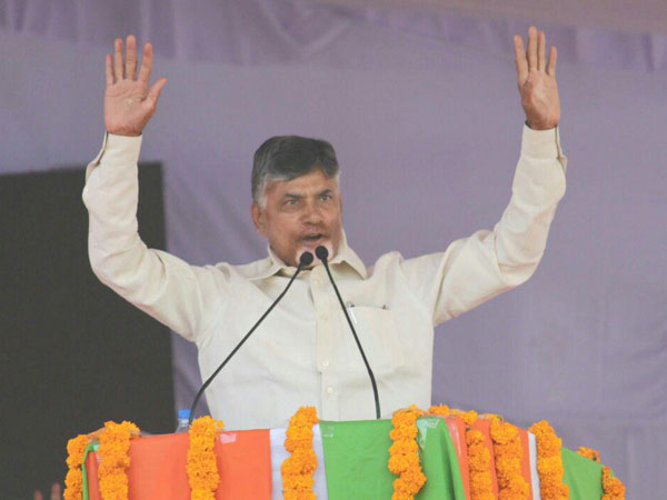  దుమ్మెత్తిపోస్తున్న చంద్రబాబు