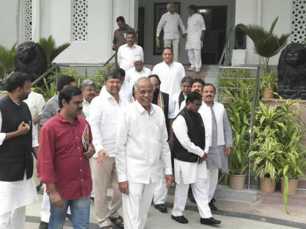 కుమ్మక్కయ్యారని ముందే చెప్పాం