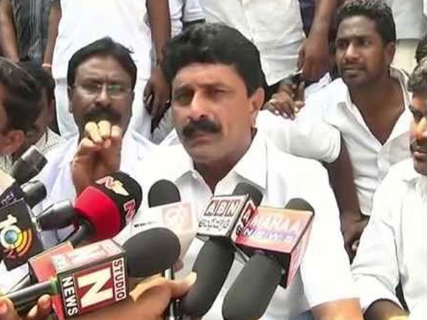 కాంగ్రెస్ పార్టీలోకి దుబ్బాక నర్సింహా రెడ్డి