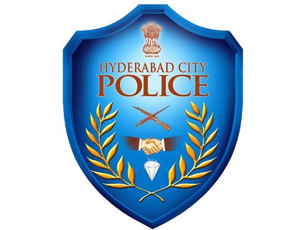 విద్యార్థుల‌పై చేయి చేసుకోలేదంటున్న పోలీసులు..! మ‌రి ఒళ్లు ఎందుకు క‌మిలిపోయిన‌ట్టు..!!