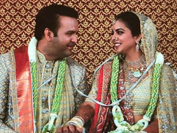 50వేల చదరపు అడుగుల స్థలంలో భవనం